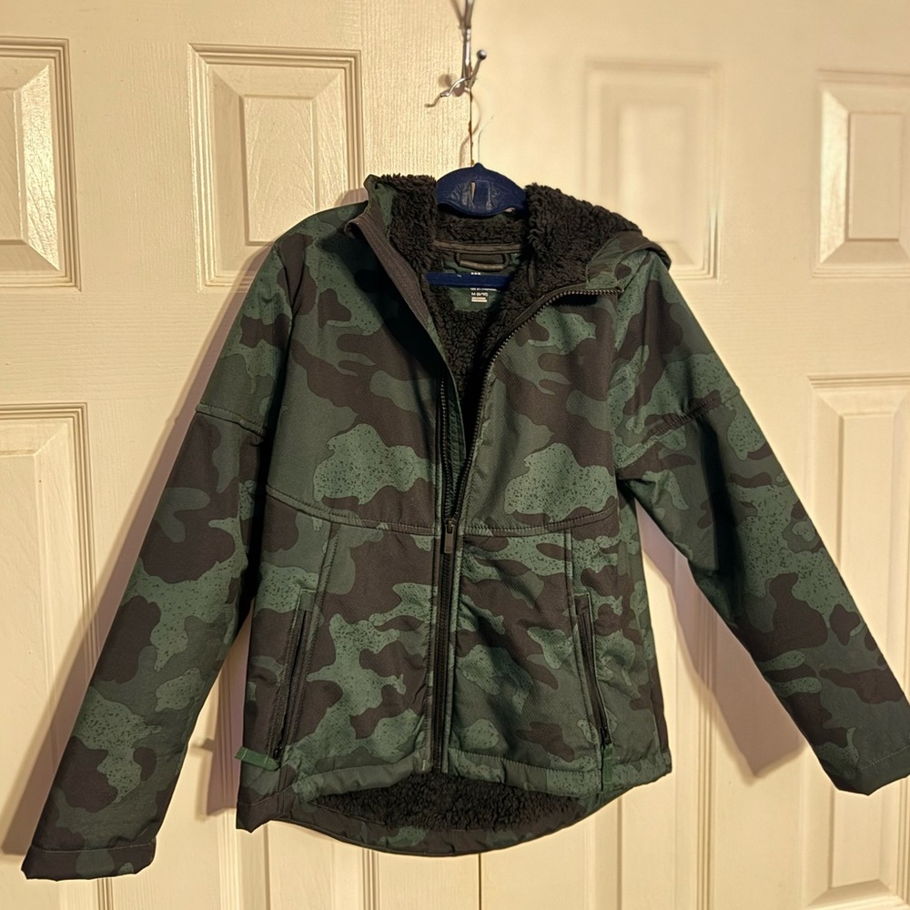 All in Motion Jacket
Boys Size M